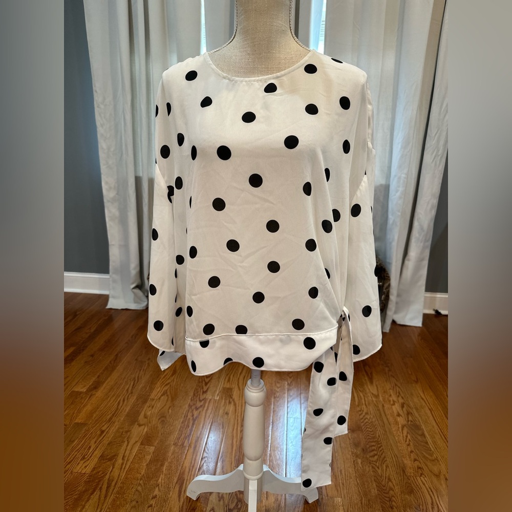 ****Worthington white tied long sleeve blouse with black polka dots size XL EUC